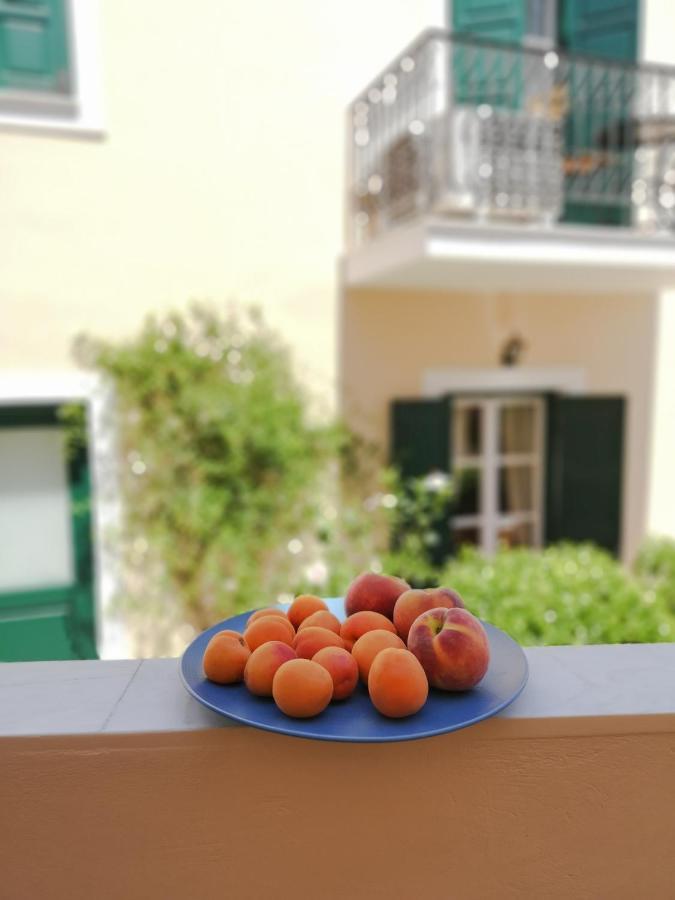 Hotel Twin House Spetses Esterno foto