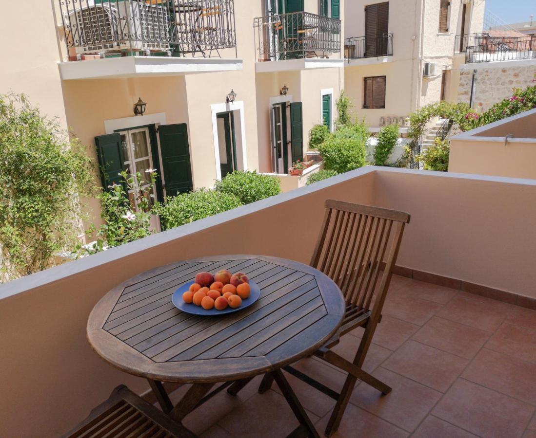 Hotel Twin House Spetses Esterno foto