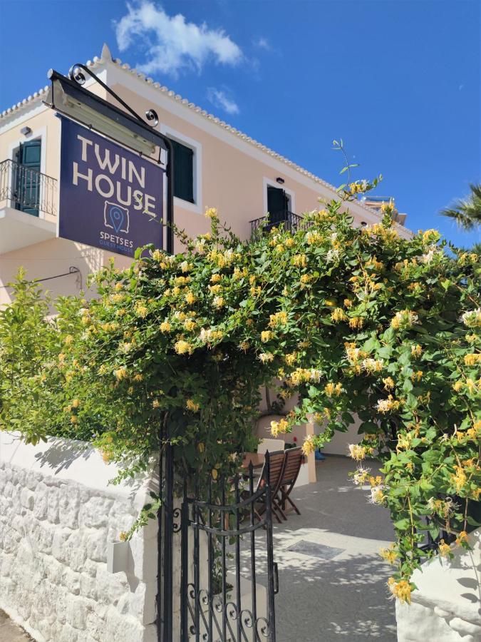 Hotel Twin House Spetses Esterno foto
