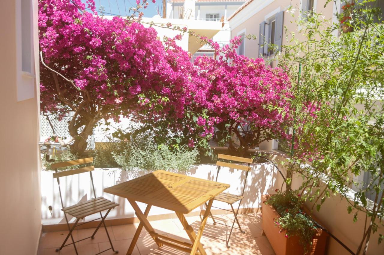 Hotel Twin House Spetses Esterno foto