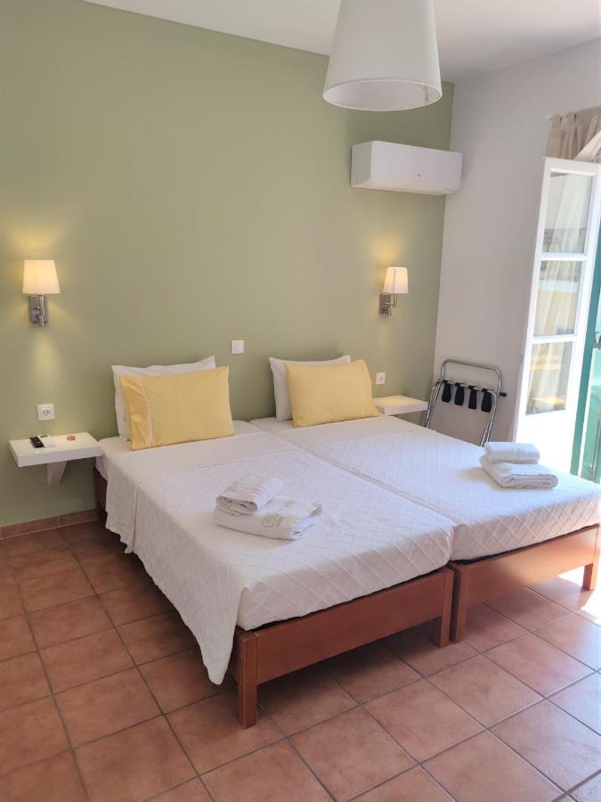 Hotel Twin House Spetses Esterno foto