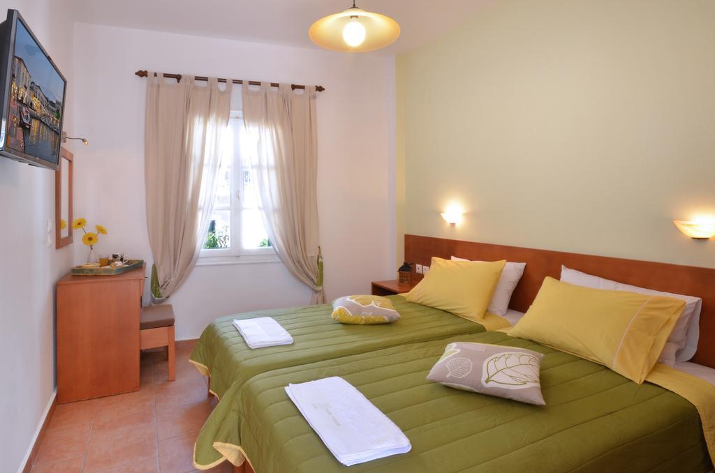 Hotel Twin House Spetses Esterno foto