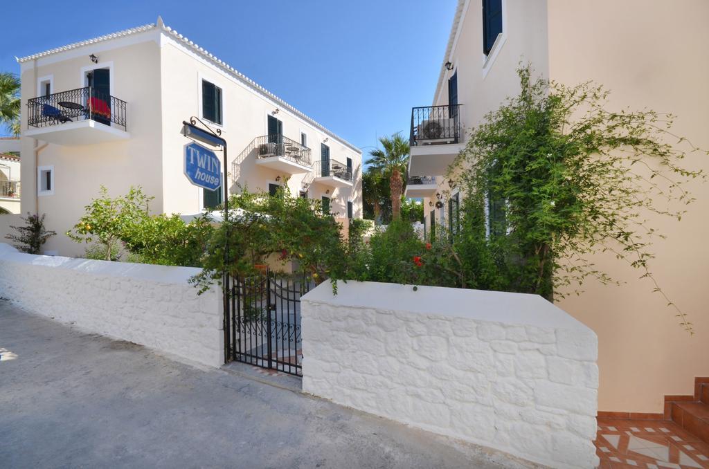 Hotel Twin House Spetses Esterno foto