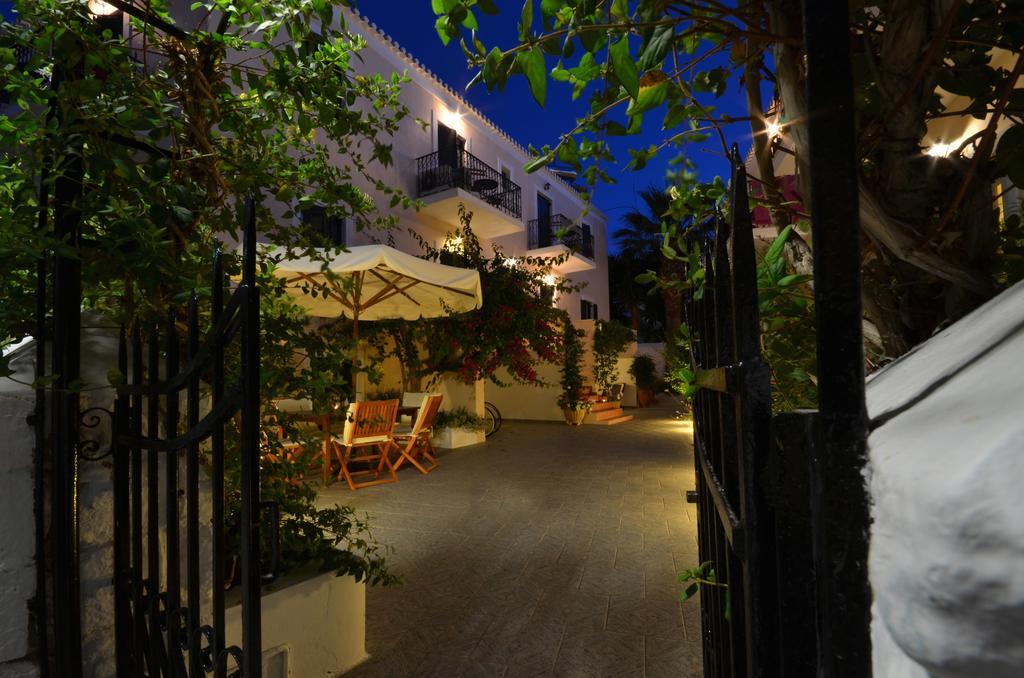 Hotel Twin House Spetses Esterno foto